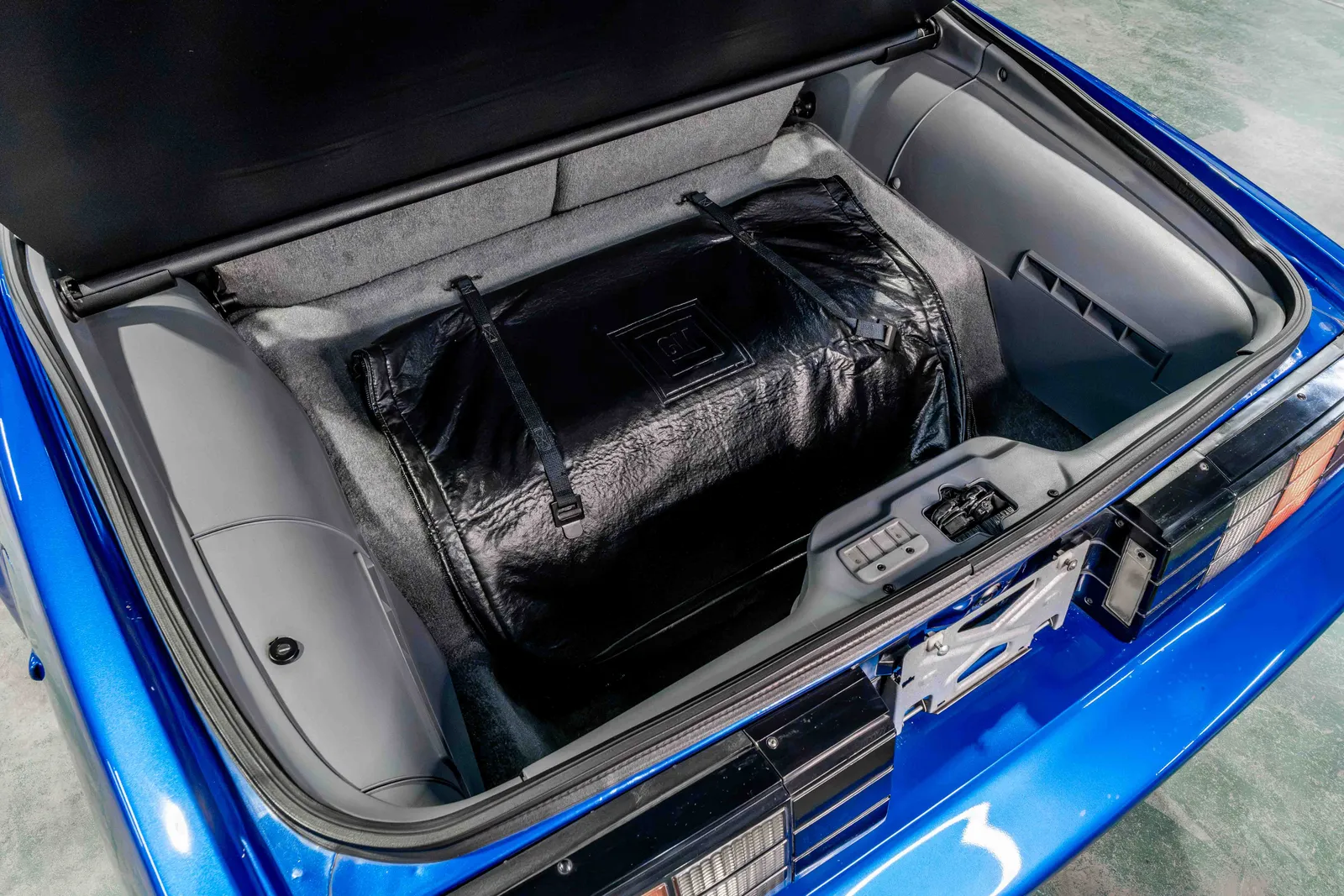 1986-Chevrolet-Camaro-Bright Blue Metallic-149653--51.jpg
